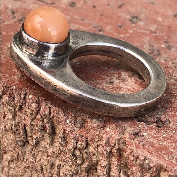 Vintage Jewelry - Vintage 80s Peach Moonstone & Sterling Silver Modernist Ring Signed HR Size 5